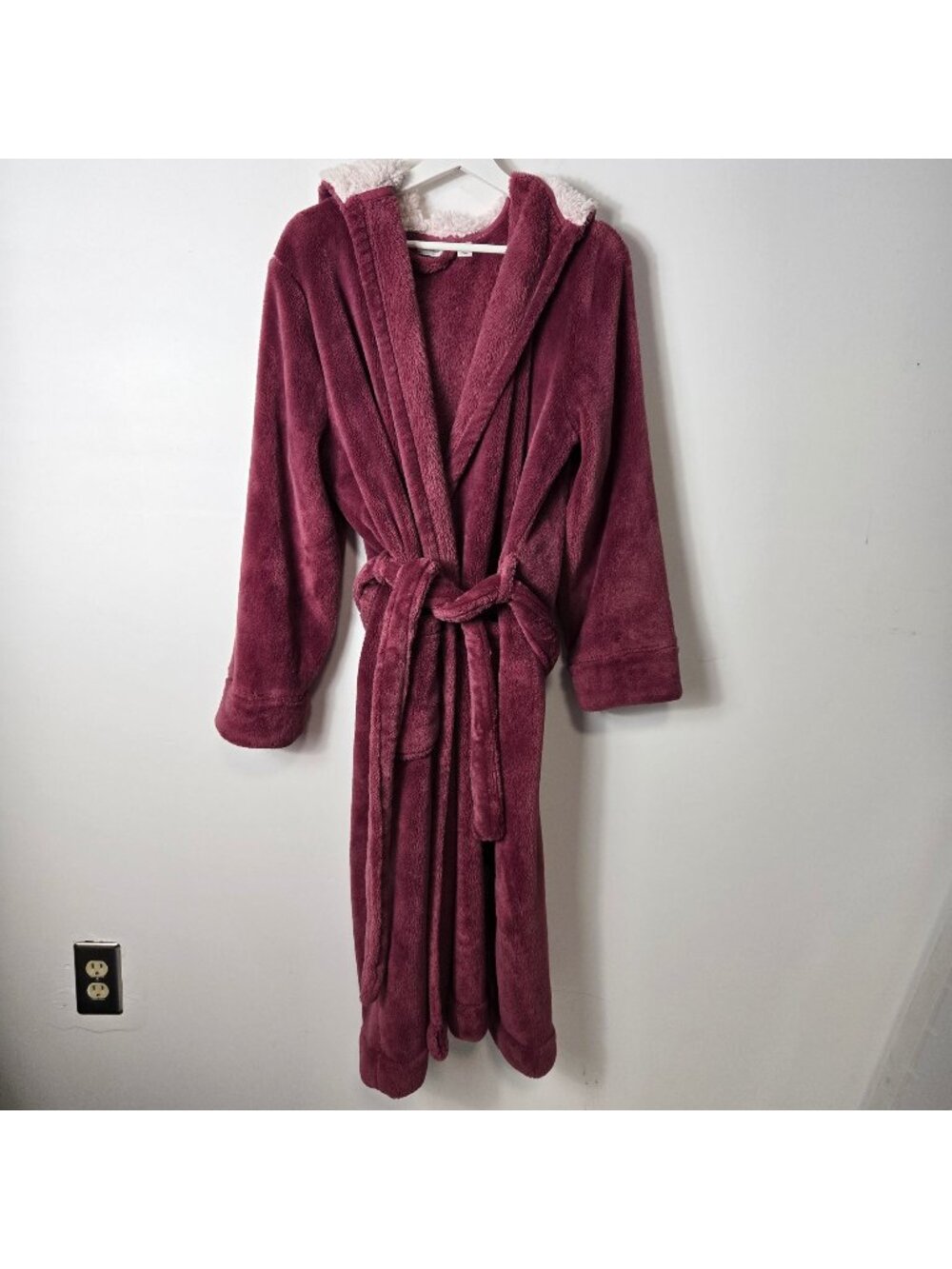 L.L. Bean Women's Petite Wicked Plush Hooded Robe Dark Plum Pockets